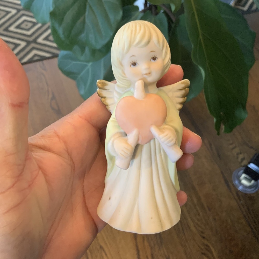 VTG Lefton Angel Musician Valentine Figurine Playing Bagpipe Heart EUC